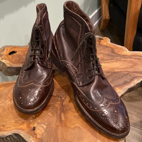 Men’s Wing-tipped leather lace up ankle boots - Picture 2 of 5